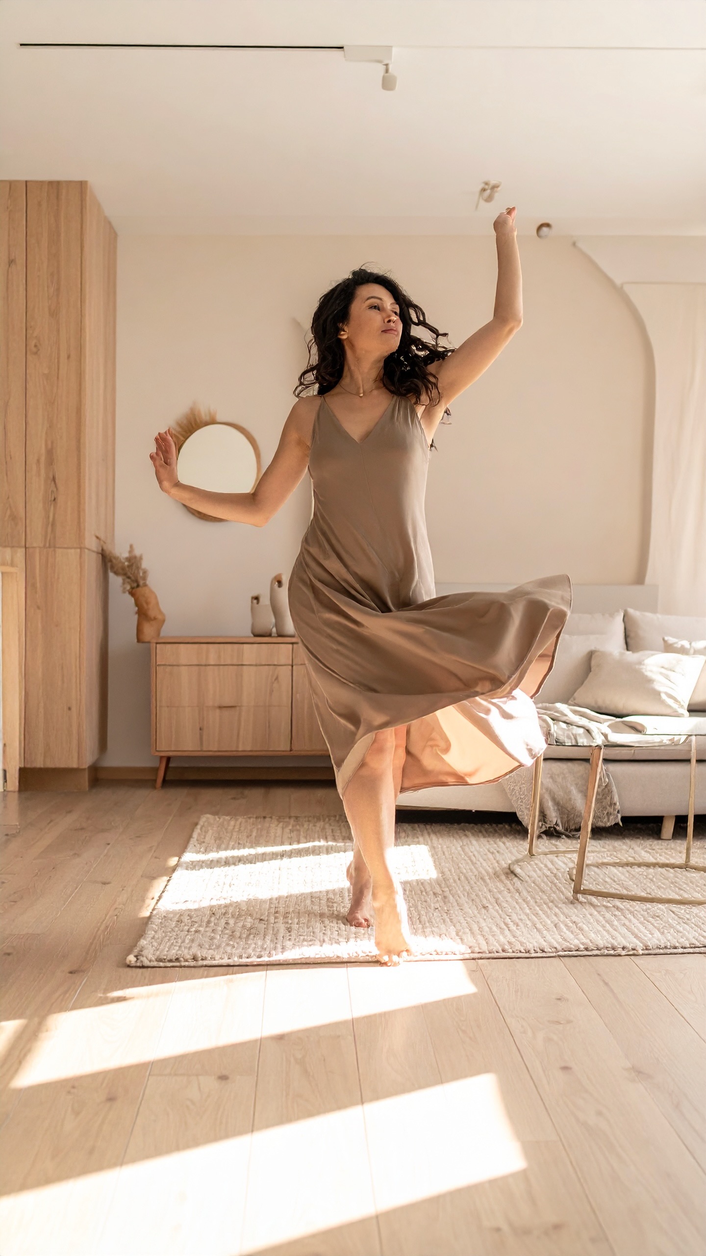A dancer at the peak of a movement
